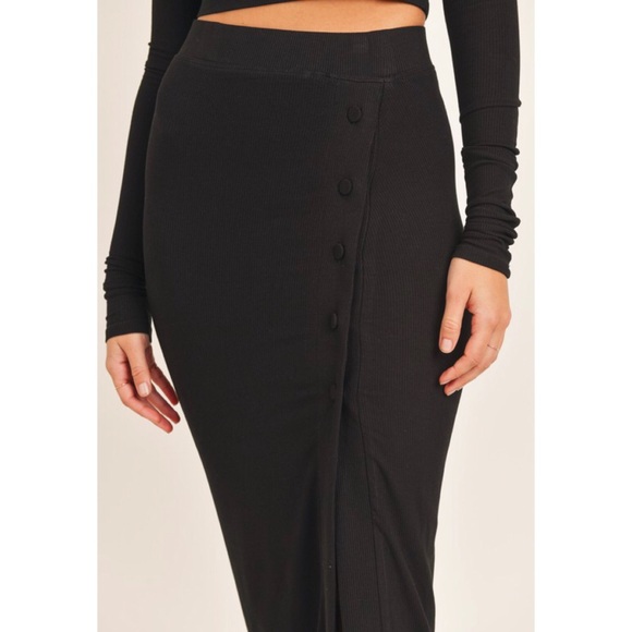 NWT Long sleeve top and fitted skirt set - Picture 8 of 8